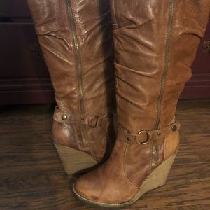 Bakers cognac distressed leather boots